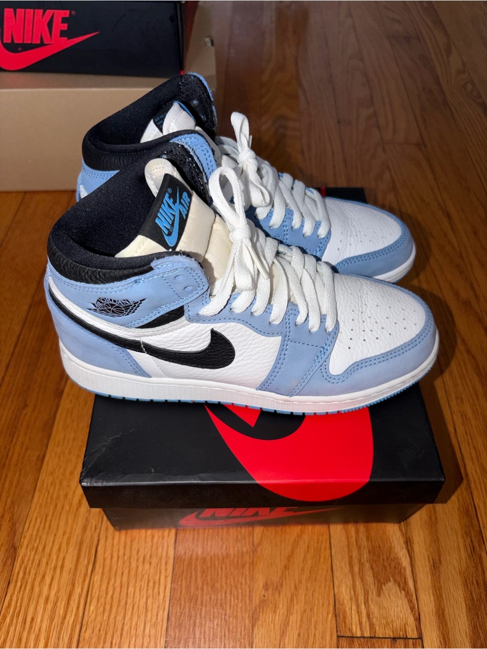 Air Jordan 1 University Blue Size 5